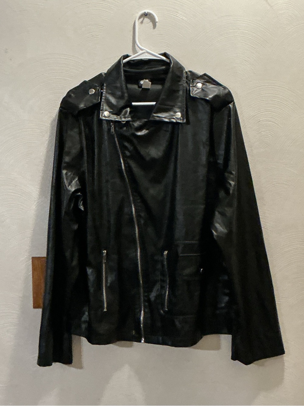 Costume Men’s Black “T Birds” from the movie “Grease”!!
Moto Jacket.